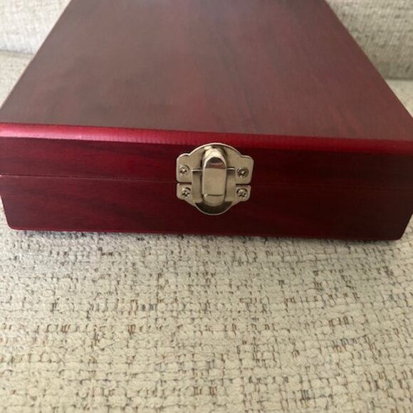 Wine accessories kit: waiter corkscrew, aerator, stopper and drip collar - Picture 2 of 2